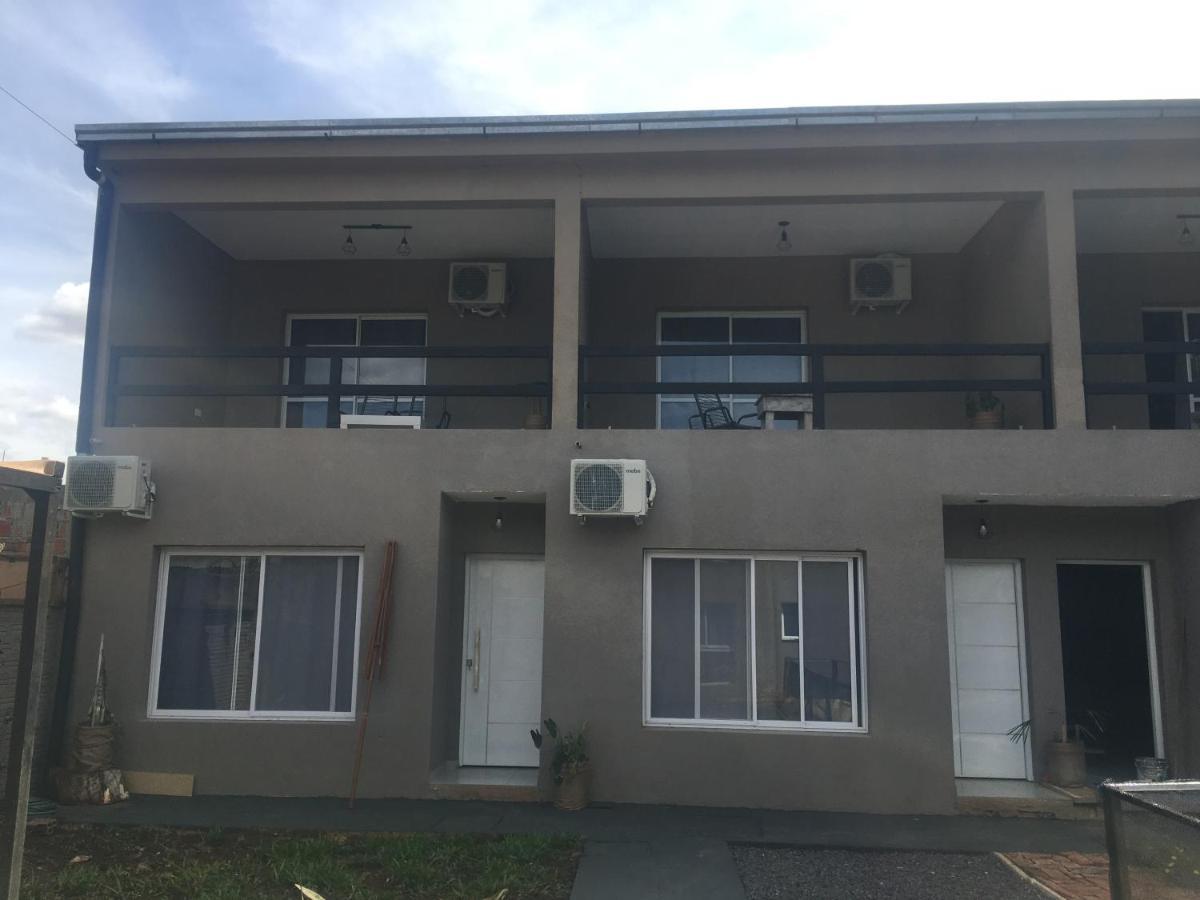 Los Lirios Apart & Suite Puerto Iguazu Exterior photo